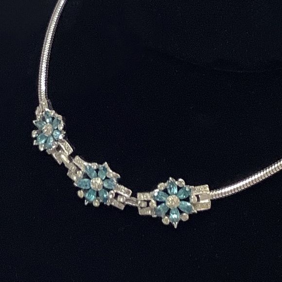 Vintage Silver Necklace With Rhinestone Flowers - Picture 6 of 8